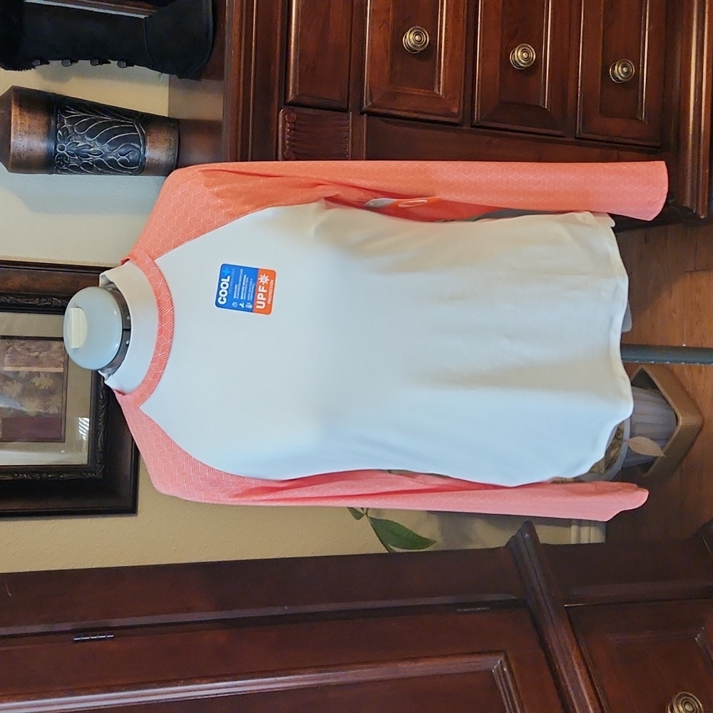 THE AMERICAN OUTDOORSMAN FOR WOMEN SIZE LARGE